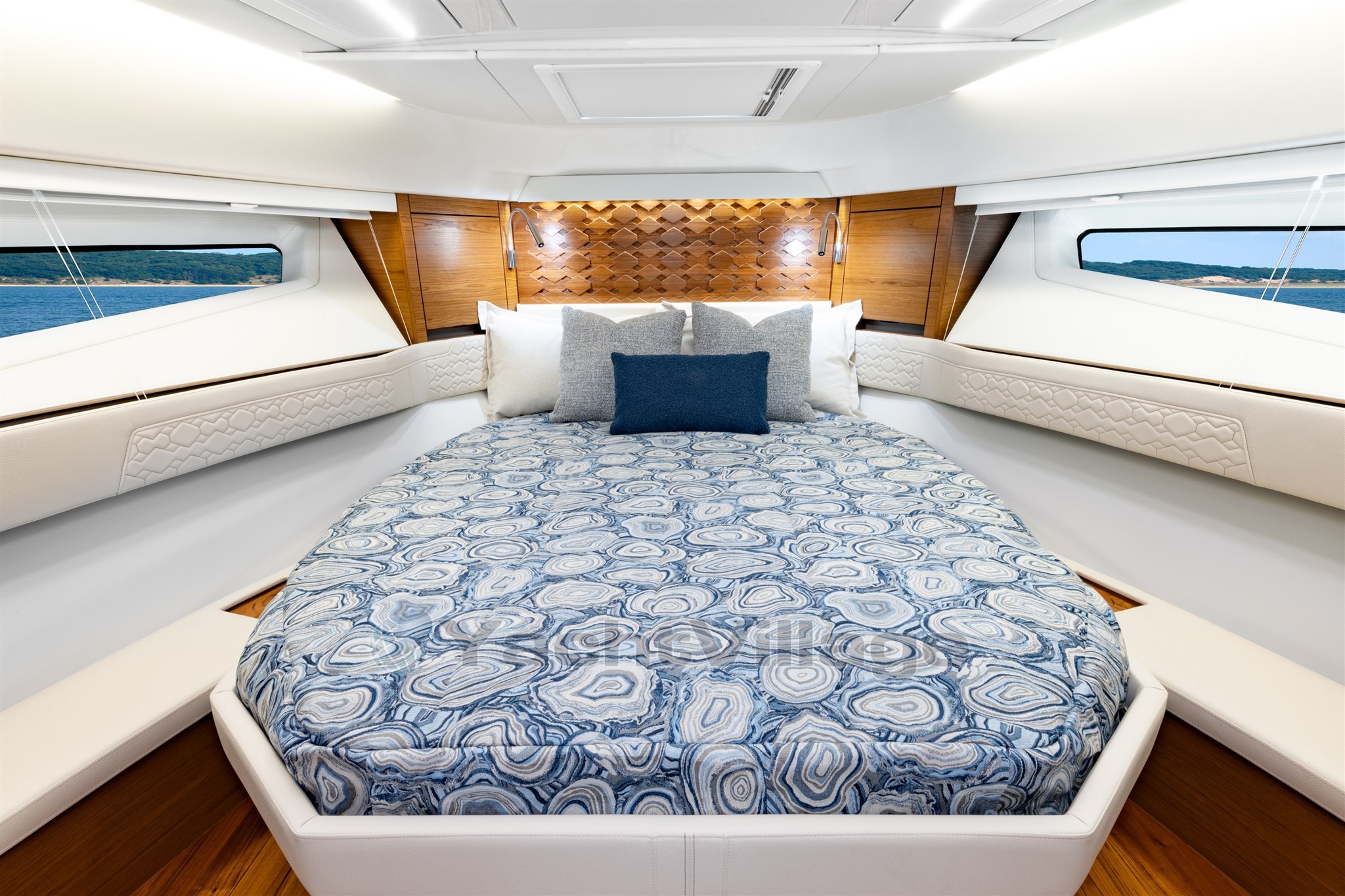 {I} Master cabin