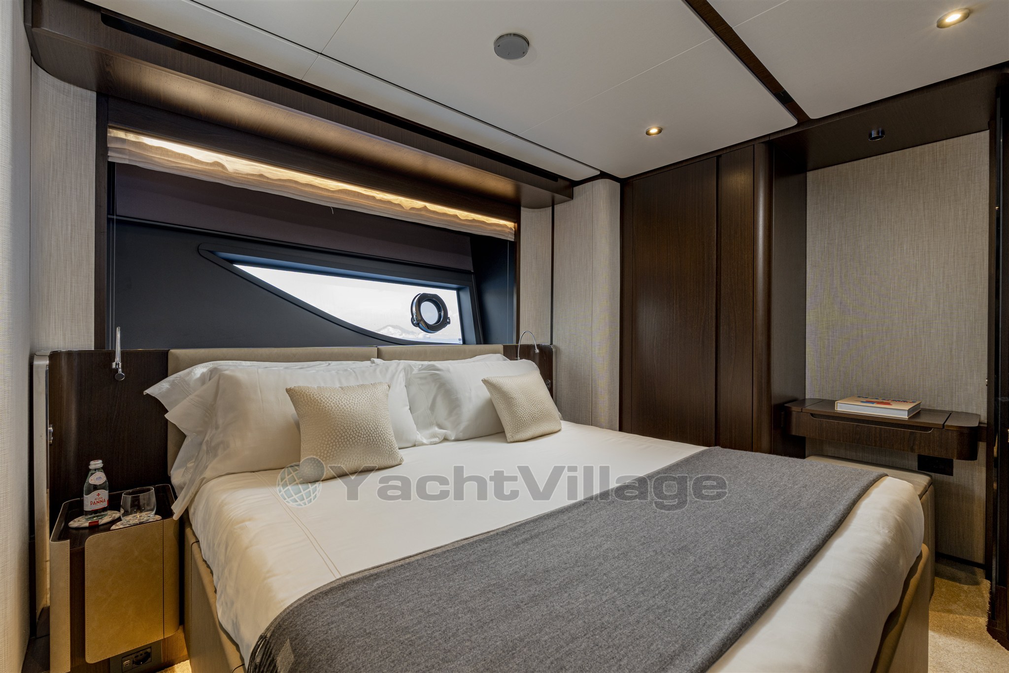 {I}Master cabin