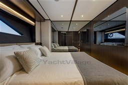 {I}Master cabin