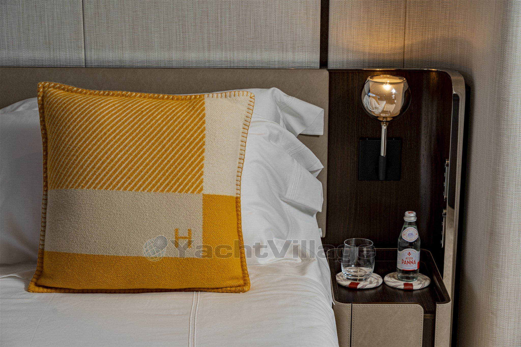 {I}VIP Cabin detail