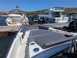 Axopar 37 Sun Top Brabus, bow sunpad