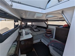 Axopar 37 Sun Top Brabus, interiors