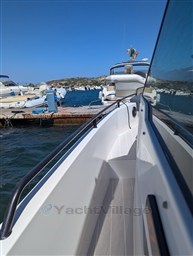 Axopar 37 Sun Top Brabus, port sideway