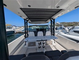 Axopar 37 Sun Top Brabus, cockpit view