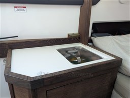 Axopar 37 Sun Top Brabus, cabin detail