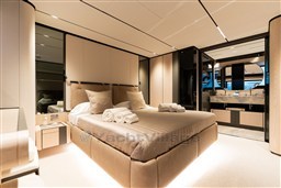 {I} Master Cabin