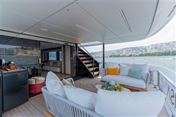 {I} Main Deck Aft Lounge