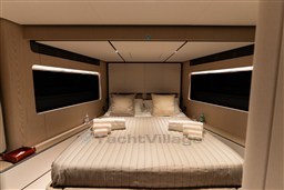 {I} VIP cabin