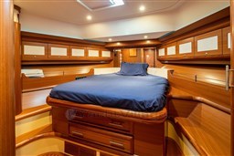Dolphin 51 Vip cabin