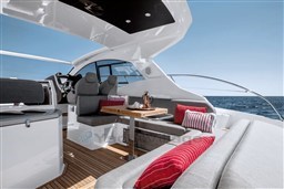 Azimut-A45-Maindeck-1_Mid-res