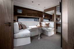 Azimut-A45-Dinette-2_Mid-res