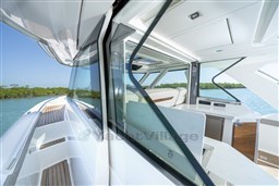Tiara 48LS sideways