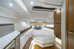 Tiara 48LS fwd cabin