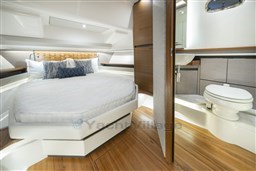 Tiara 48LS fwd berth