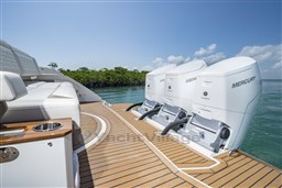 Tiara 48LS aft platform