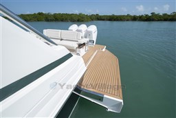 Tiara 48LS side platform