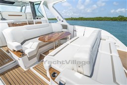 Tiara 48LS aft dinette