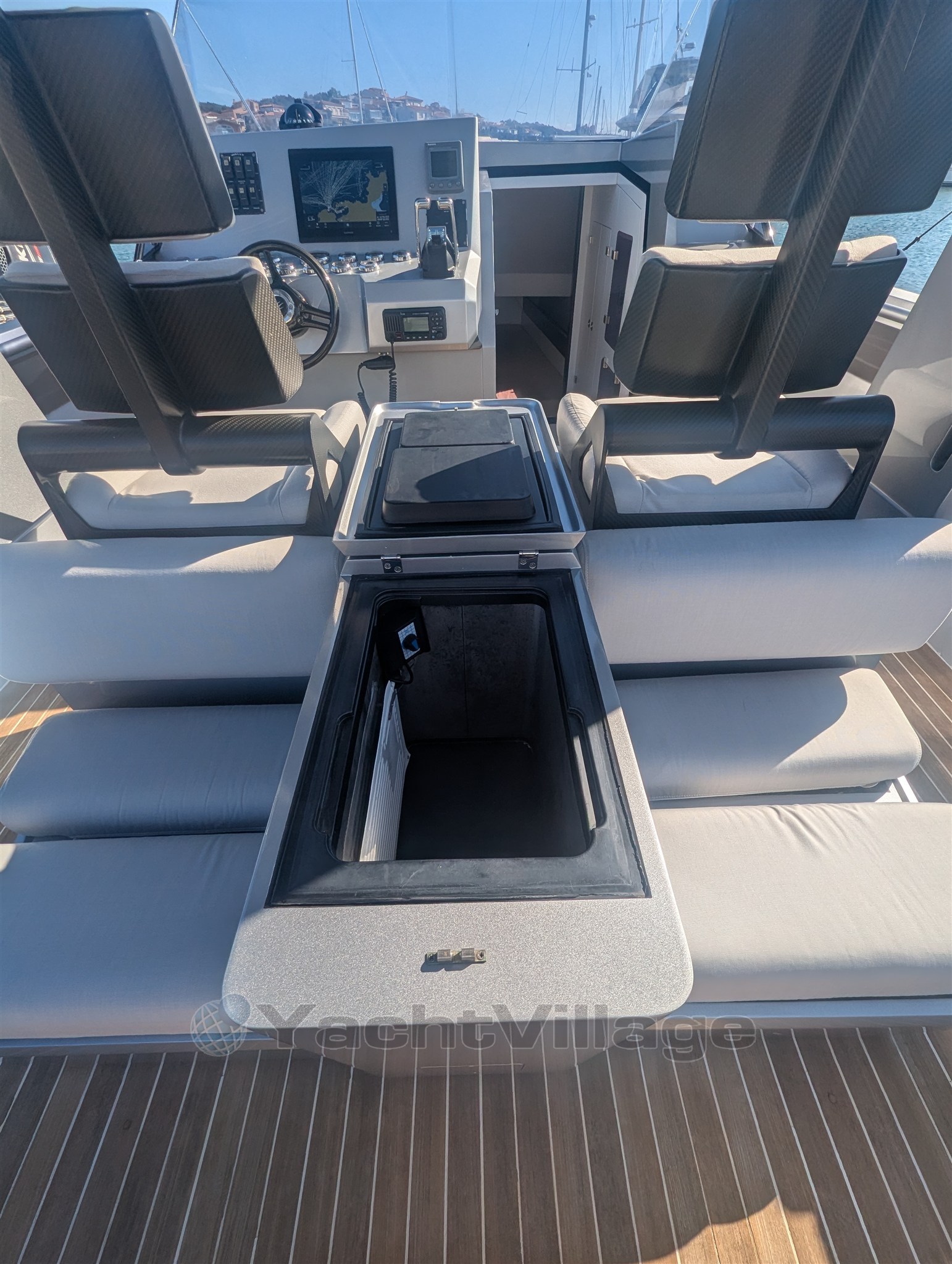 Cockpit fridge