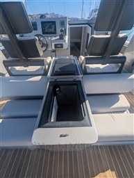 Cockpit fridge