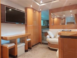 Sarnico 60 RiAl interior salon