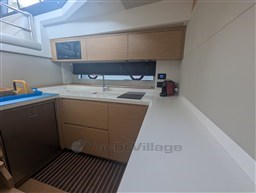 Pardo GT52 galley view