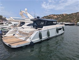 Pardo GT52 aft profile