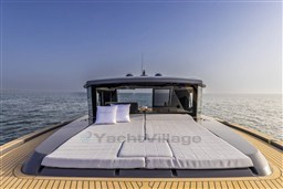 Pardo GT52 bow sunpad