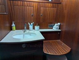 Sciallino 52 Gemy bathroom