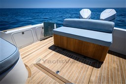 Toy 39 Outboard aft bench