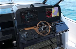 Tiara 39LS helm station