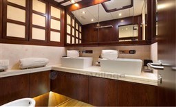 FARANDWIDE MASTER BATHROOM