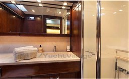 FARANDWIDE TWIN BATHROOM