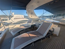 Riva Opera 85 Fly detail