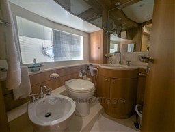 Riva Opera 85 Vip bathroom