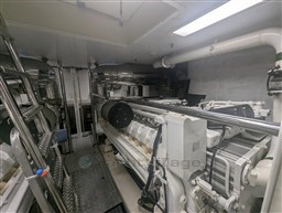 Riva 85 Opera engine detail