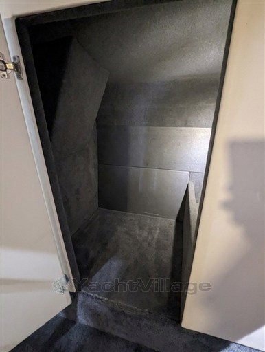 {I}Storage