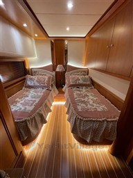 Alalunga 85 Sport X fìguest cabin twin