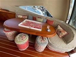 Alalunga 85 Sport X salon table