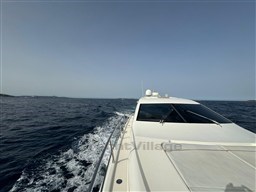 Uniesse54 bow details 1