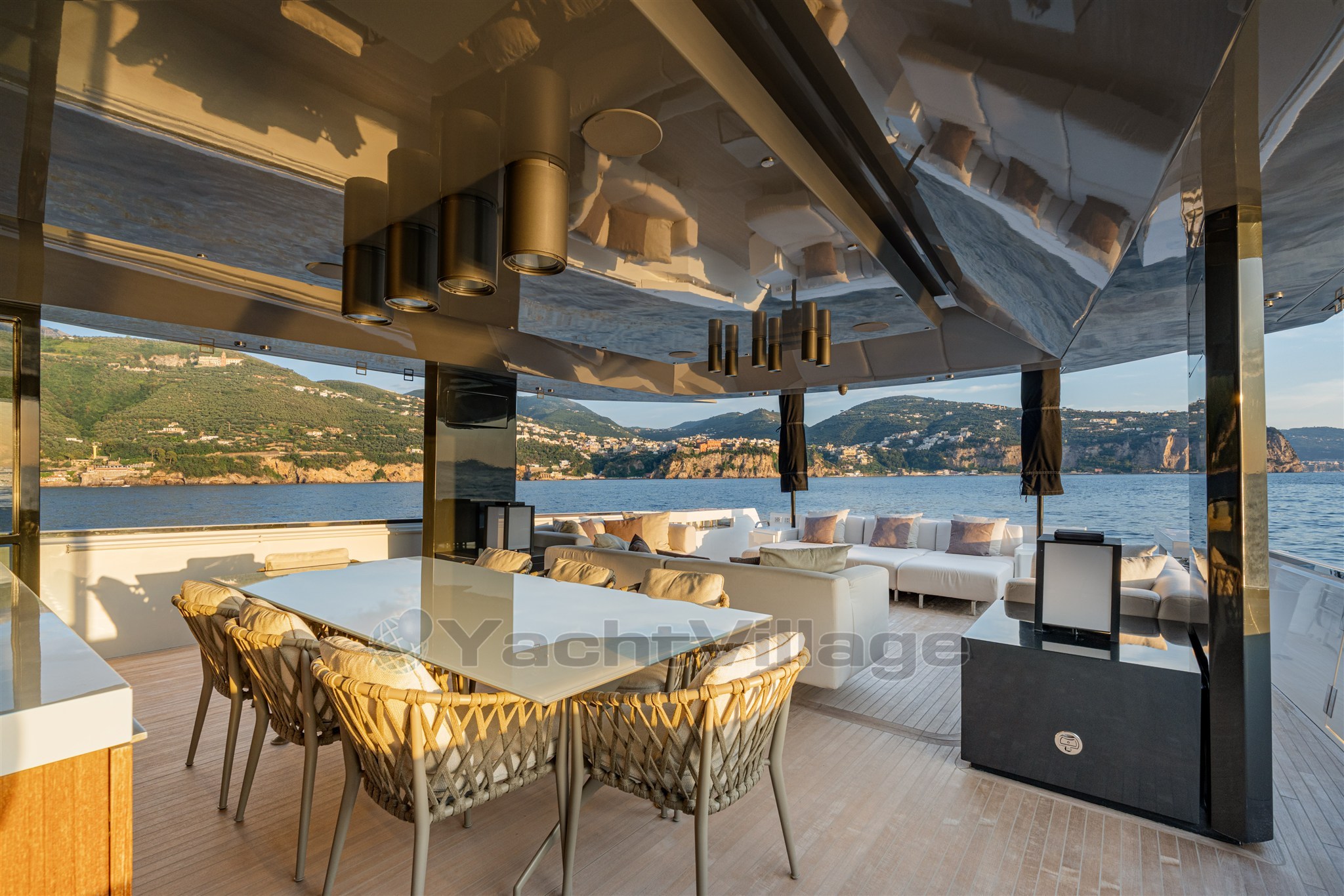 Outdoor dinign area 