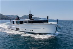 Arcadia A85 cruising