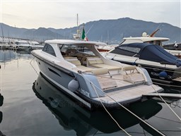 Toy Tender 47 aft profile