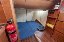 Canamer 33 aft cabin