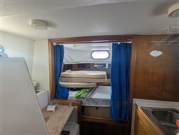 Canamer 33 cabin