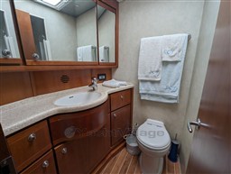 Bertram 630 Owner's bathroom