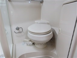 Riviera 4000 Offshore head