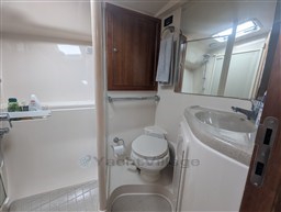 Riviera 4000 Offshore head