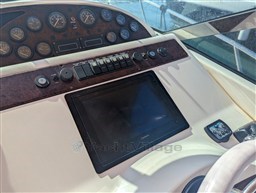 Riviera 4000 Offshore helm