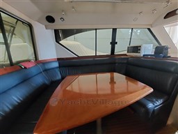 Riviera 33 fly dinette