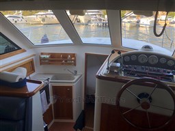 Riviera 33 fly cockpit